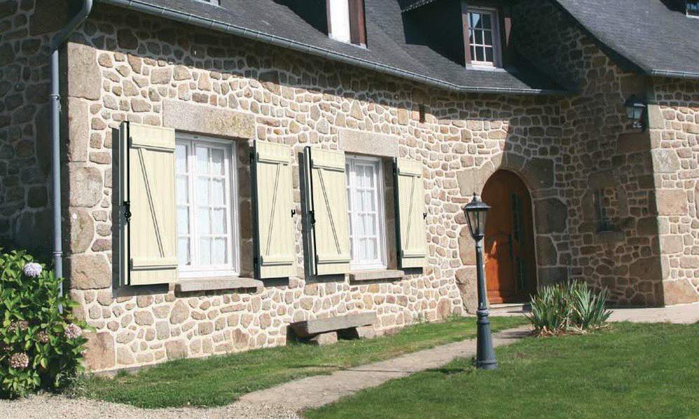 Volet battant sur mesure pose professionnelle maison Ile-de-France