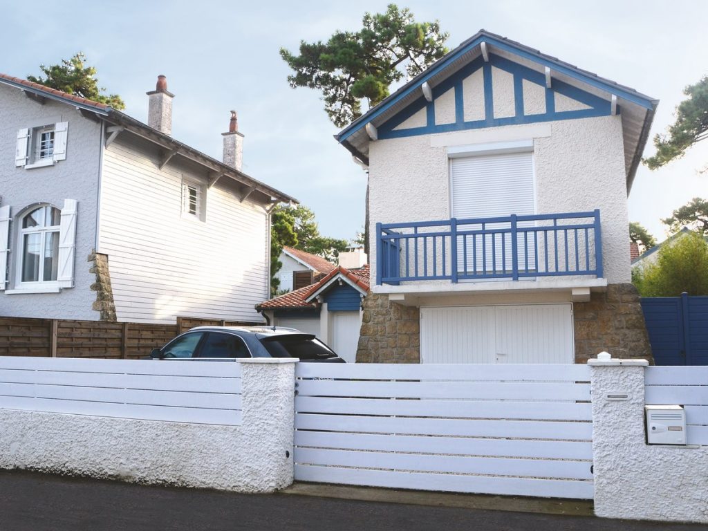 Portail PVC sur mesure — photo de réalisation client