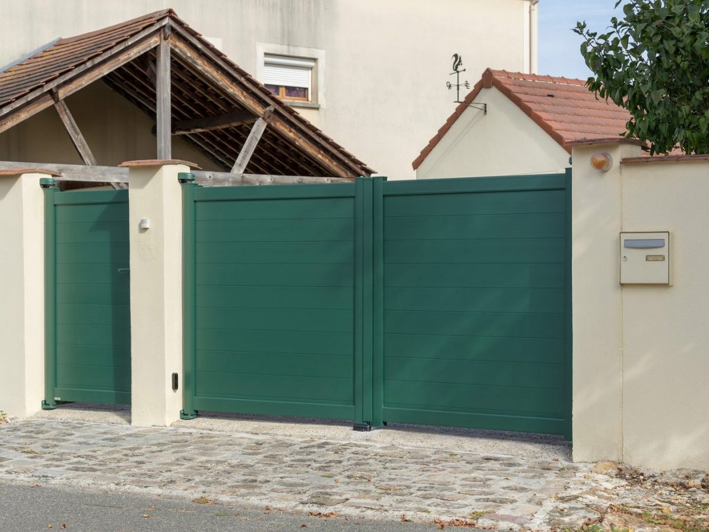Portail battant aluminium portillon assorti pose savigny le temple