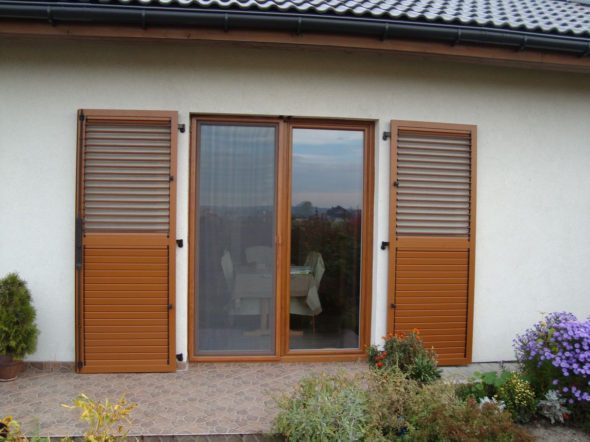 Volet battant aluminium ton bois chene dore pavillon pose 03