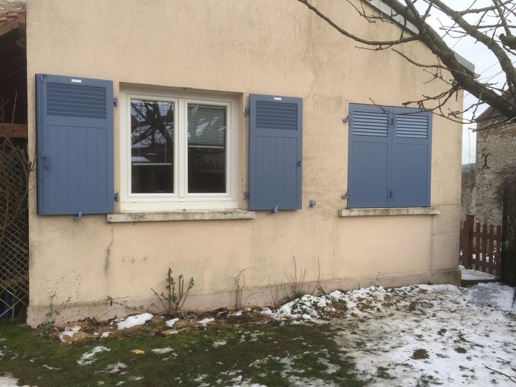 Volet battant aluminium bleu gris - r\u00e9alisation France